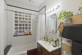 1038 N Kedzie Ave, Unit 1 in Chicago, IL - Foto de edificio - Building Photo