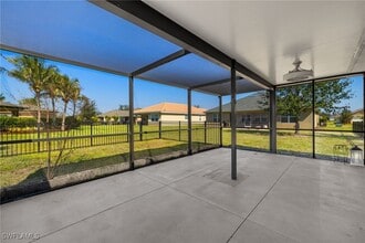 7765 Mikasa Dr in Punta Gorda, FL - Foto de edificio - Building Photo