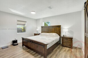 11240 SW 60th Terrace in Miami, FL - Building Photo