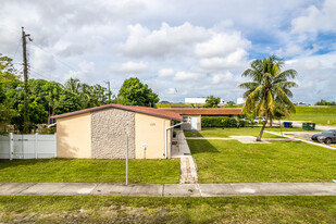 CME Motel in Hollywood, FL - Foto de edificio - Building Photo