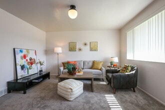 8319 S Harrison Cir in Midvale, UT - Building Photo - Building Photo