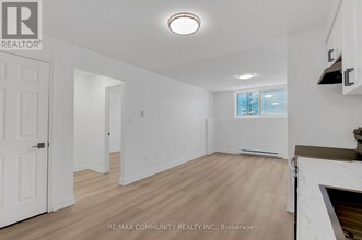 339-339 Buena Vista Ave in Oshawa, ON - Building Photo - Building Photo