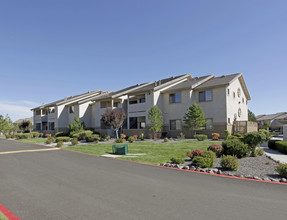 Sharlands Terrace in Reno, NV - Foto de edificio - Building Photo