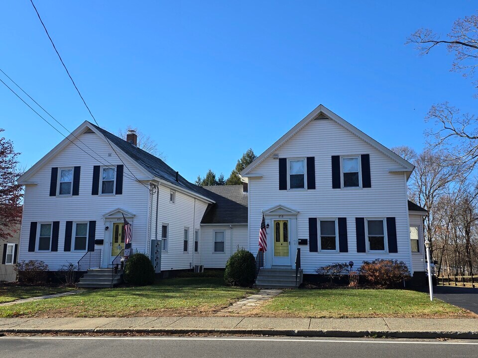 85 Maple St-Unit -B in Killingly, CT - Foto de edificio