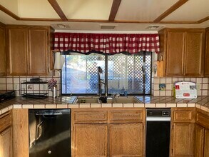 22065 Ocotillo Way in Apple Valley, CA - Building Photo - Building Photo