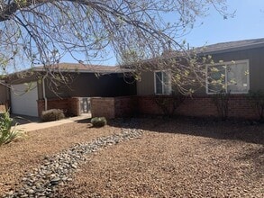 8724 Rough Rider Rd NE in Albuquerque, NM - Building Photo - Building Photo