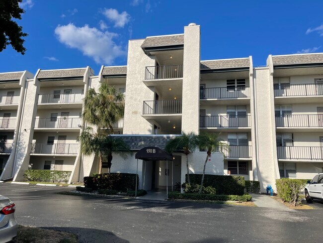 9311 Orange Grove Dr, Unit Poinciana in Davie, FL - Building Photo - Building Photo
