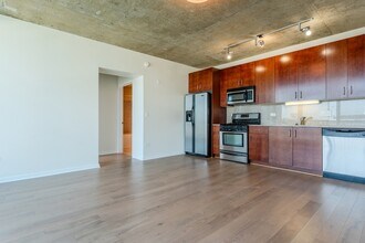 611 S Wells St, Unit 2702 in Chicago, IL - Foto de edificio - Building Photo