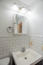 561 W Cornelia Ave, Unit #481 in Chicago, IL - Building Photo - Building Photo
