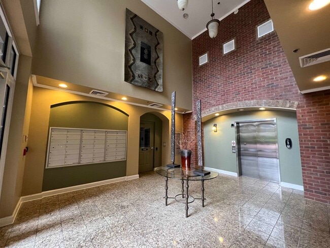 665 Tennessee St-Unit -403 in Memphis, TN - Foto de edificio - Building Photo