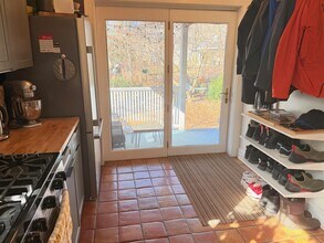 138 Larch Rd, Unit 1 in Cambridge, MA - Building Photo - Building Photo