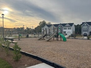 232 Paramount Dr in Smithfield, NC - Building Photo - Building Photo