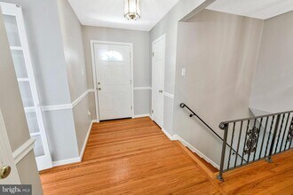 10104 Joy Ln in Vienna, VA - Building Photo - Building Photo