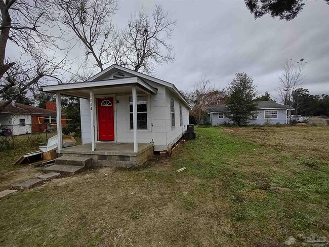 property at 1119 N Q St
