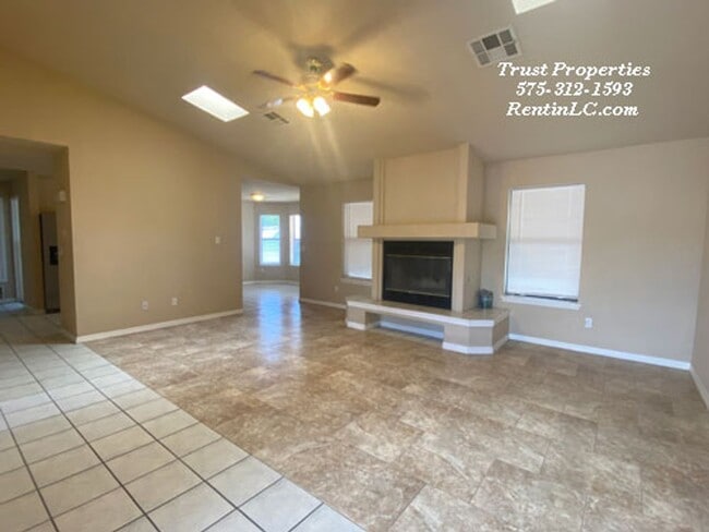 2597 Cheyenne Dr in Las Cruces, NM - Foto de edificio - Building Photo