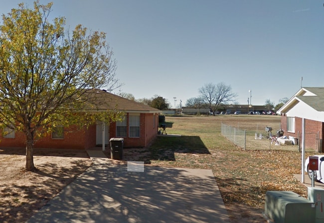 property at 320 SE Railroad St