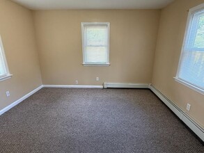 27 Adirondack Dr in Selden, NY - Building Photo - Building Photo