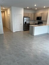 652 NW 6th St in Florida City, FL - Building Photo - Building Photo