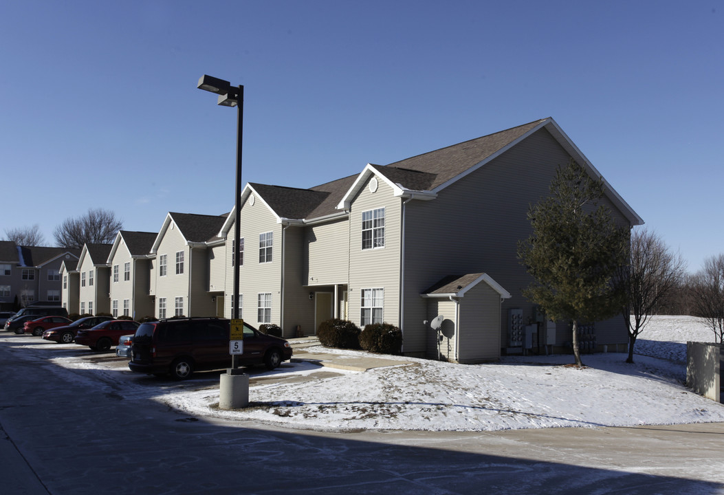 Reagan Townhouses in Kewanee, IL - Building Photo