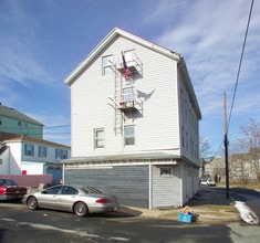 9 William St in Fall River, MA - Building Photo - Building Photo