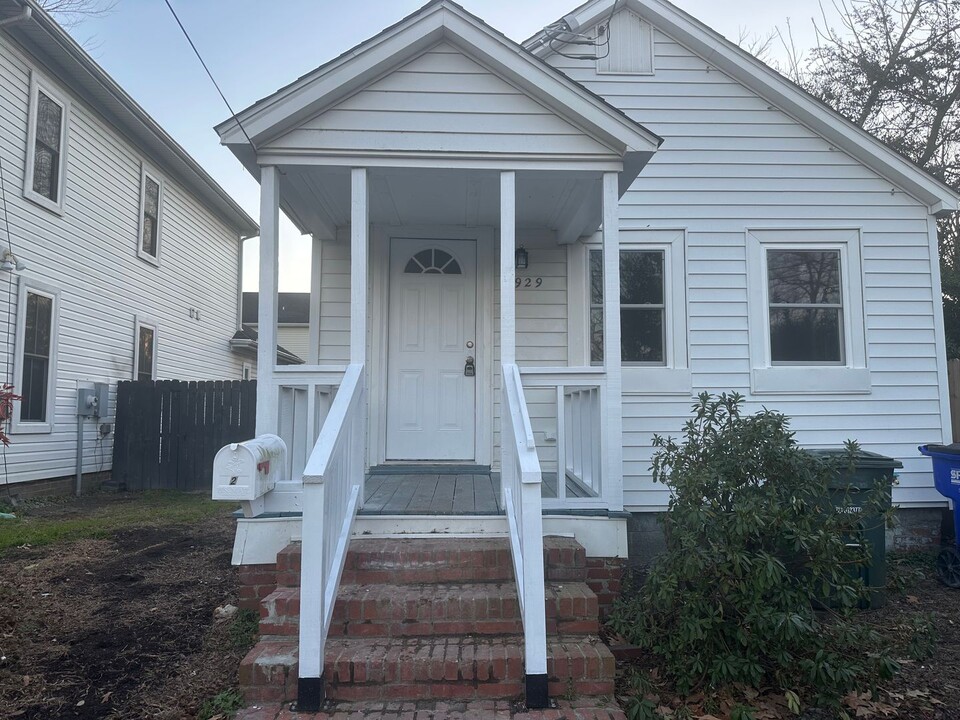 929 Modoc Ave in Norfolk, VA - Building Photo