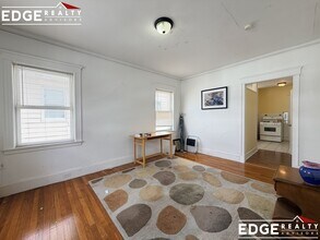 232 Foster St, Unit 3 in Boston, MA - Building Photo - Building Photo