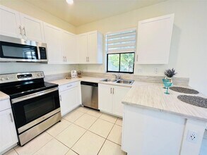 3309 W 111th Pl in Hialeah, FL - Building Photo - Building Photo