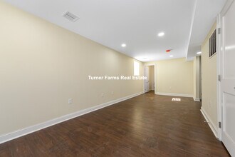 232 Fulton St, Unit 3 in Medford, MA - Building Photo - Building Photo