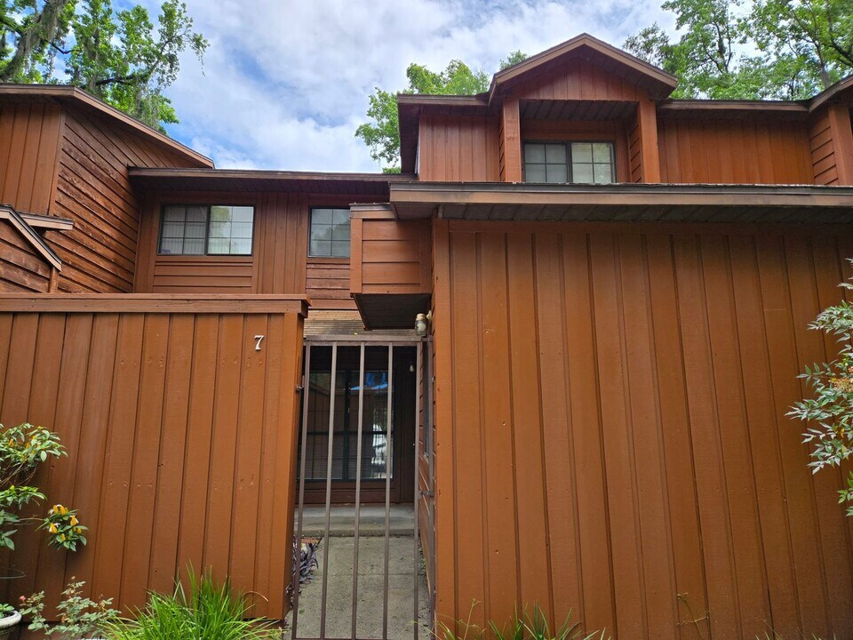 900 SW 62nd Blvd in Gainesville, FL - Building Photo