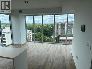 370 Martha St in Burlington, ON - Building Photo - Building Photo