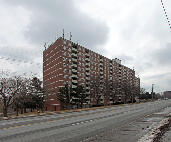 Birchmount Eglinton in Toronto, ON - Building Photo - Building Photo