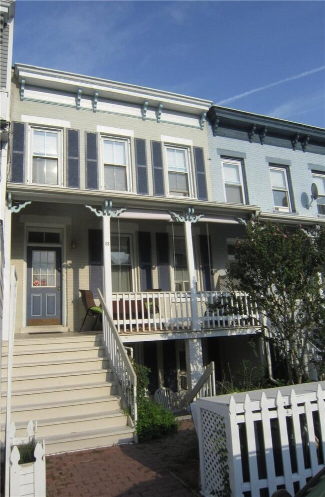 property at 25 Bridge St