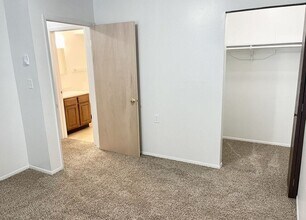 600 John Goodhue Rd in Carlisle, IA - Building Photo - Building Photo