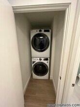 1079 Commonwealth Ave, Unit 201 in Boston, MA - Building Photo - Building Photo