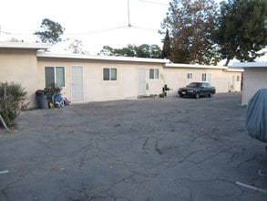 509 Hyde Park Pl in Inglewood, CA - Building Photo - Building Photo