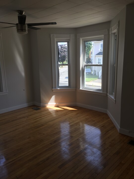 116 Grove St, Unit 116 in Melrose, MA - Building Photo