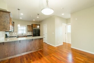 358 SW Eastman Pkwy in Gresham, OR - Building Photo - Building Photo