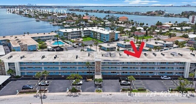 6161 Gulf Winds Dr in St Pete Beach, FL - Building Photo - Building Photo