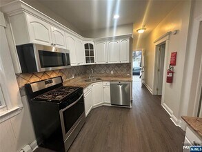 254 Everett Ave in Wyckoff, NJ - Building Photo - Building Photo