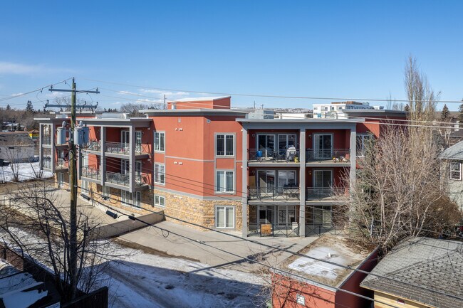 117 19 Ave NE in Calgary, AB - Building Photo - Building Photo