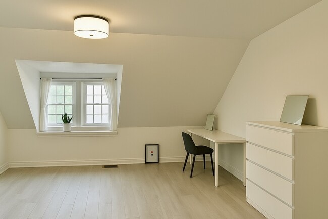 1267 King St W in Toronto, ON - Building Photo - Building Photo
