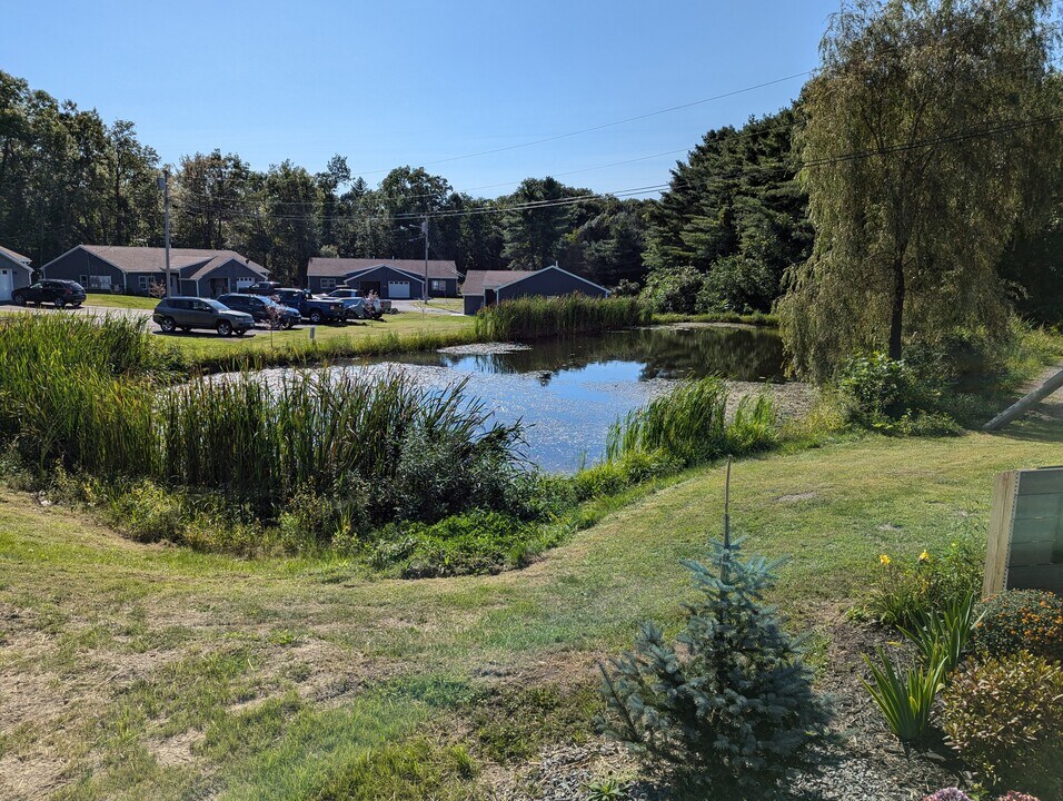 9 Hummingbird Cir in Augusta, ME - Foto de edificio