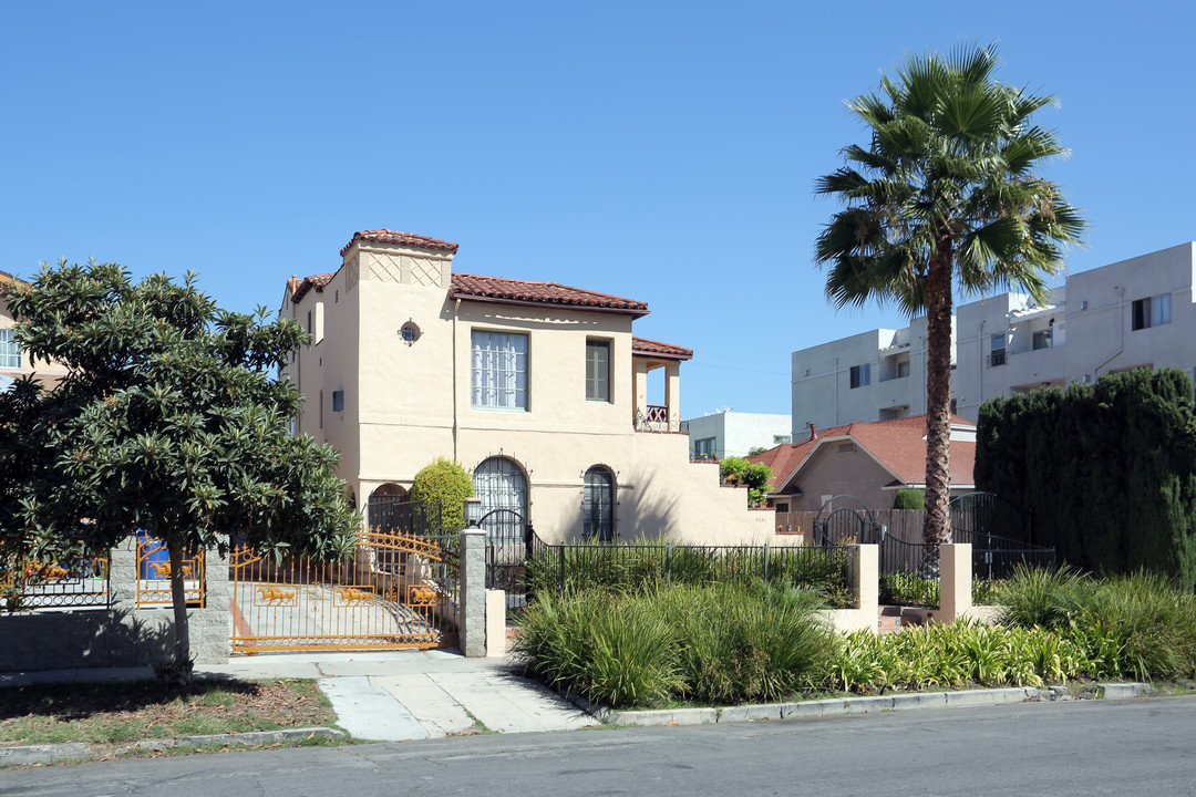 4741 Elmwood Ave in Los Angeles, CA - Building Photo