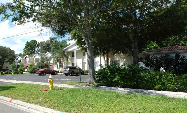 Fairway Gardens Apartments in Clearwater, FL - Foto de edificio - Building Photo