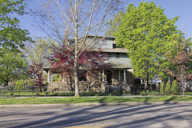 Marks House Apartments