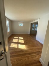 203 Helen St in Hamden, CT - Building Photo - Building Photo