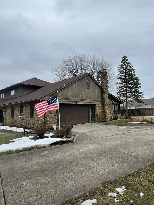 3515 Beechwood Ln in Anderson, IN - Building Photo