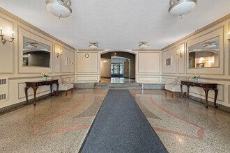 48-21 40th St in Queens, NY - Foto de edificio - Building Photo