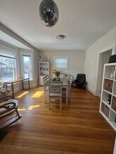 58 Saunders St in Boston, MA - Foto de edificio - Building Photo
