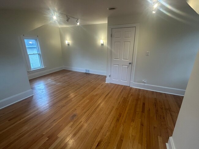 823 Deerfield Rd in Highland Park, IL - Foto de edificio - Building Photo